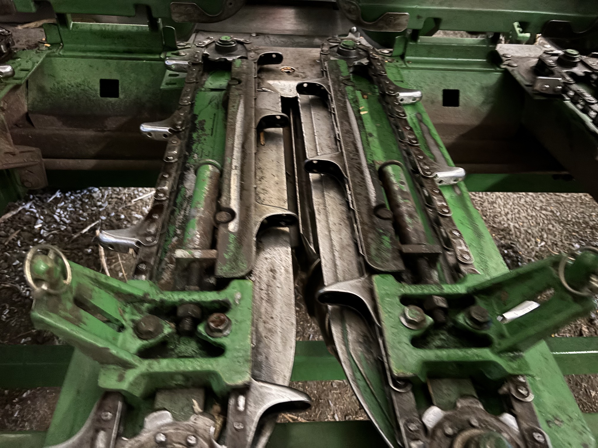 Used 2004 John Deere 893 Corn and Row Crop headers at Koenig Equipment in Anna, OH - PhotoXL13