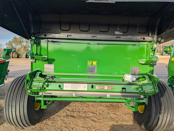 2025 John Deere 561M - Photo9