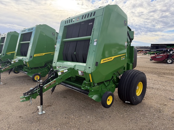 2025 John Deere 561M - Photo6