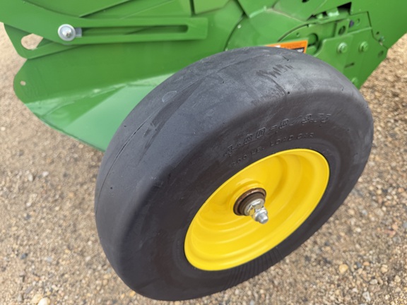 2025 John Deere 561M - Photo9