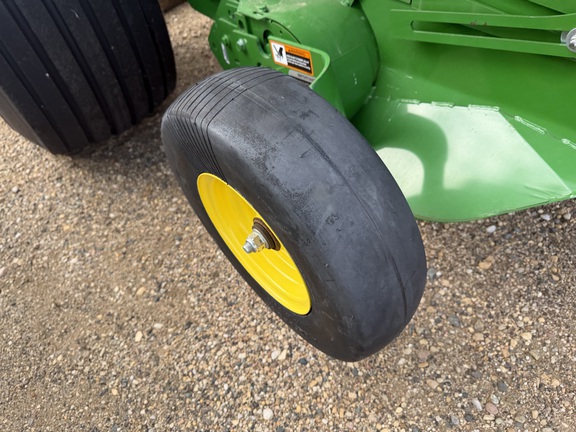 2025 John Deere 561M - Photo10