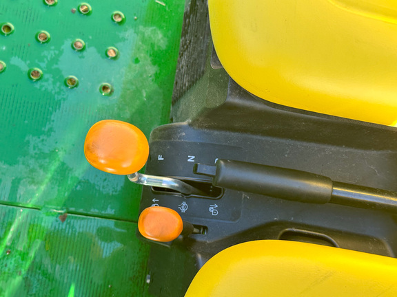 2024 John-Deere TX 4X2