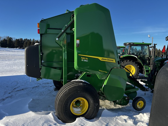 2024 John Deere 561R - Photo2