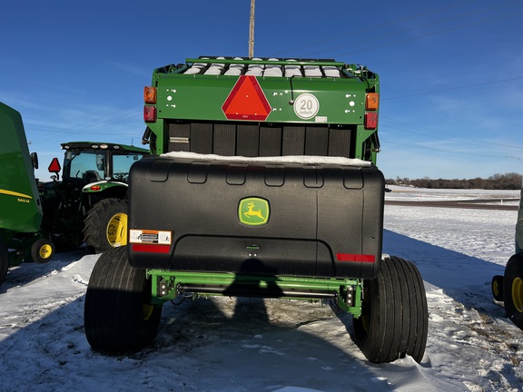 2024 John Deere 561R - Photo4