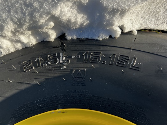 2024 John Deere 561R - Photo12