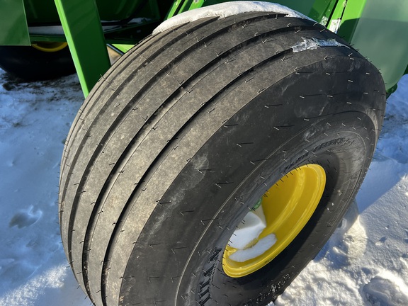 2024 John Deere 561R - Photo13