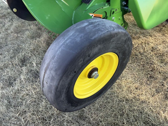 2024 John Deere 561R - Photo10