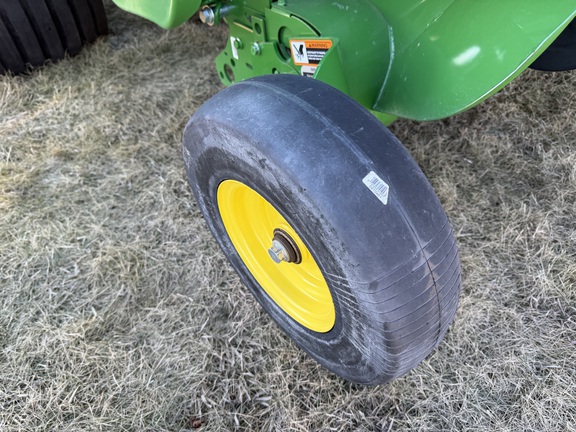 2024 John Deere 561R - Photo11
