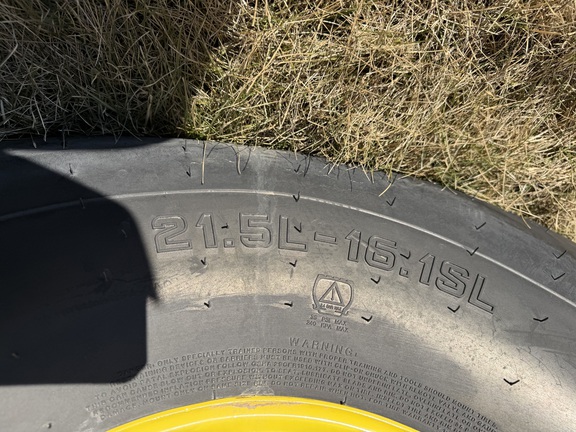 2024 John Deere 561R - Photo12