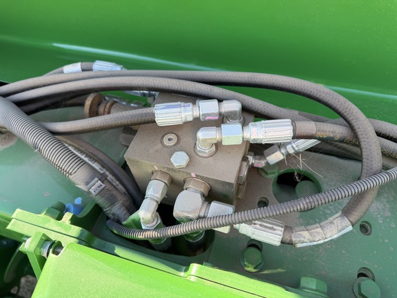 2024 John Deere 561R - Photo17