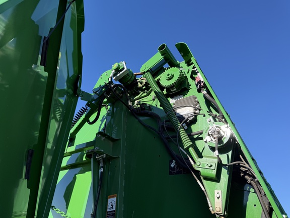 2024 John Deere 561R - Photo27