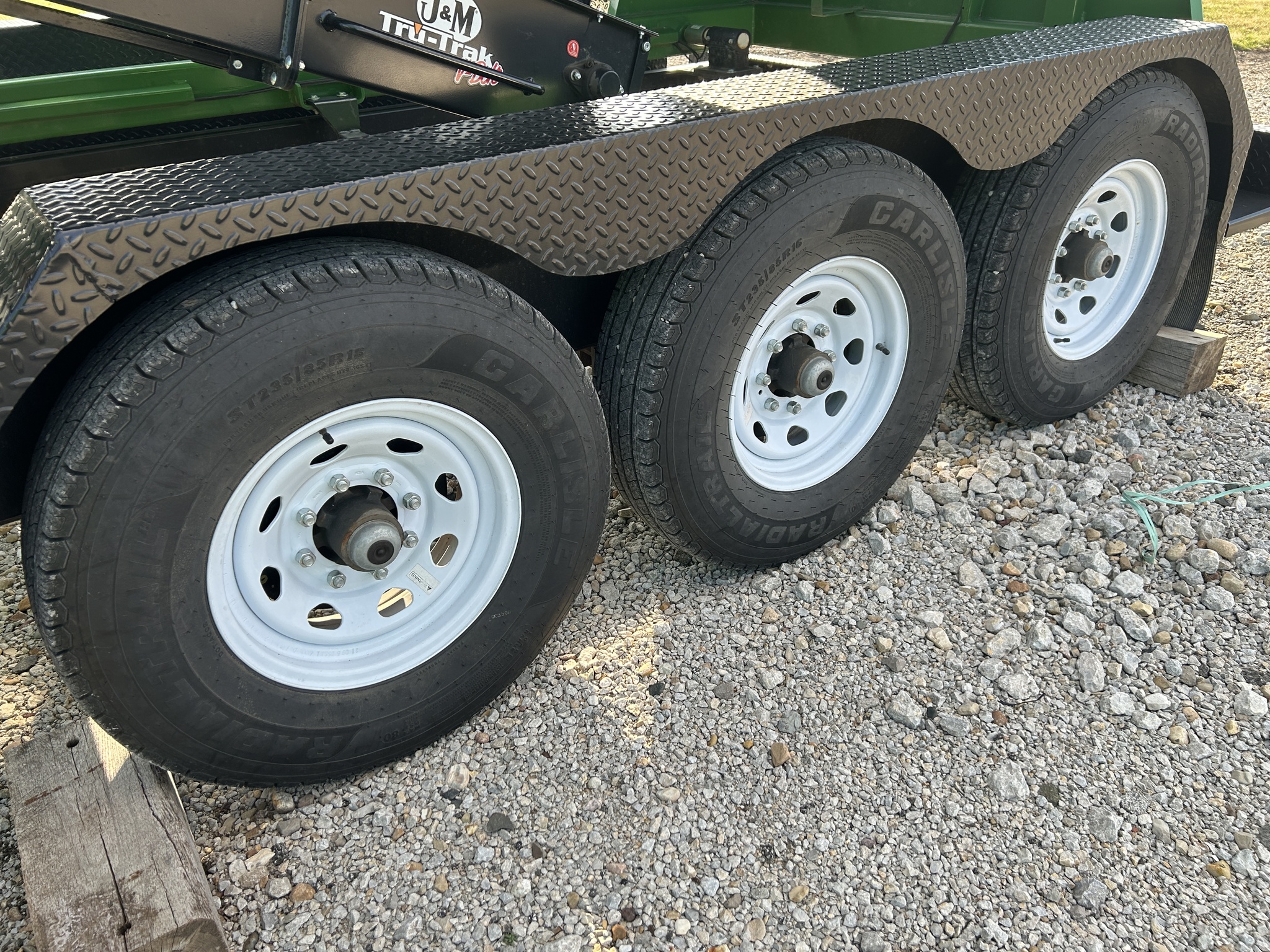  2023 J&M LC390 at Heritage Tractor in Lexington, IL