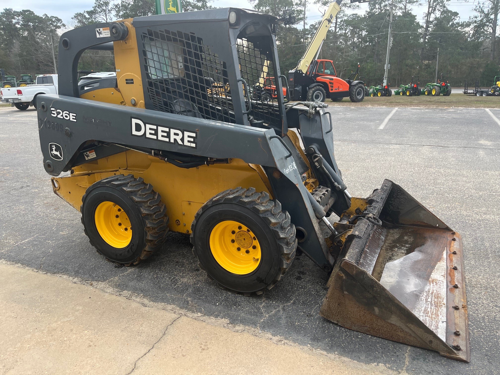 2016 John Deere 326E Image 4
