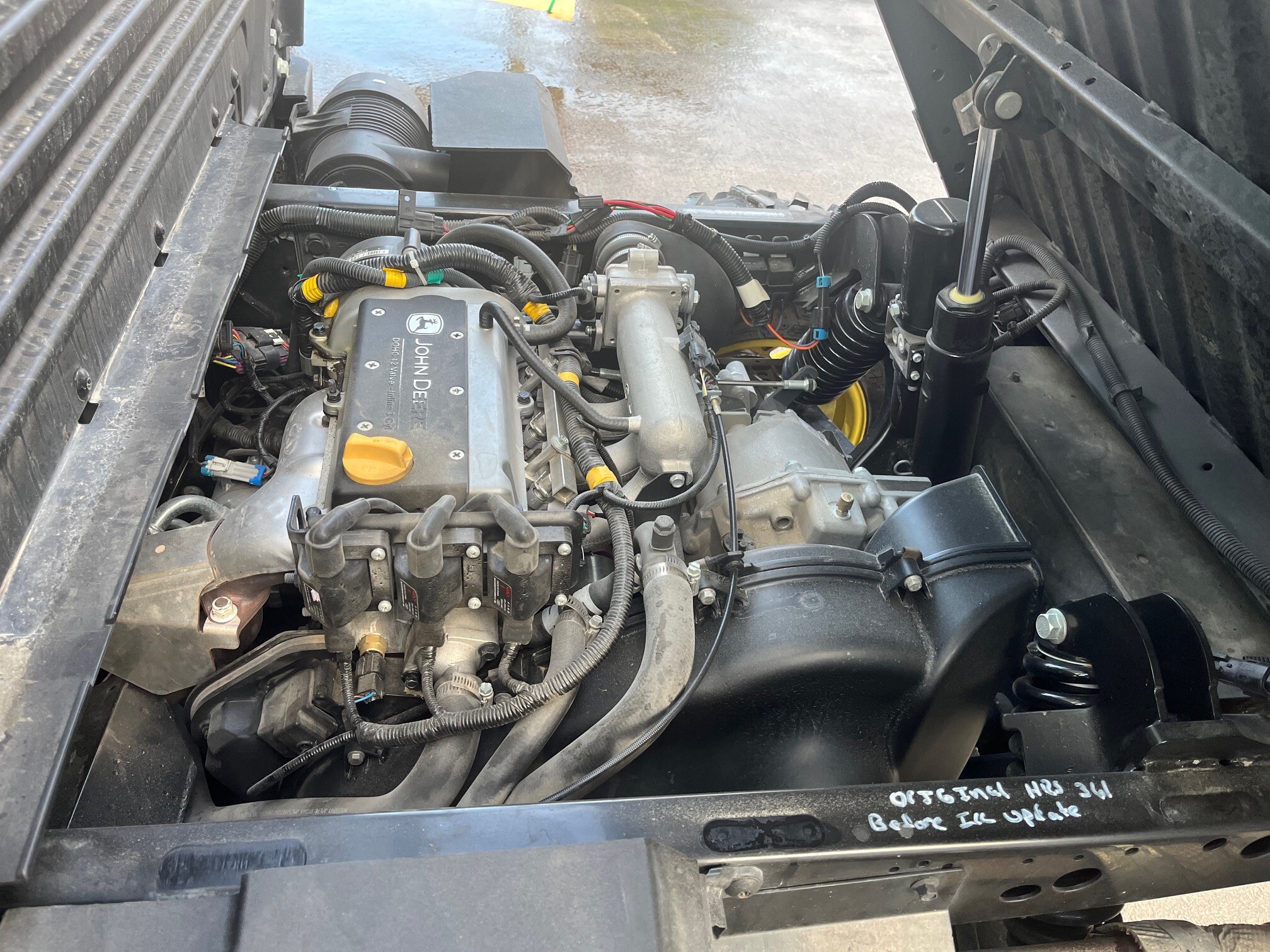 2021 John Deere XUV 835R Image 9