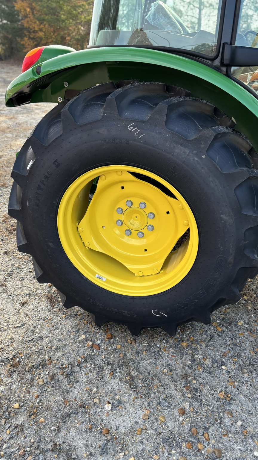 2025 John Deere 5060E Image 6