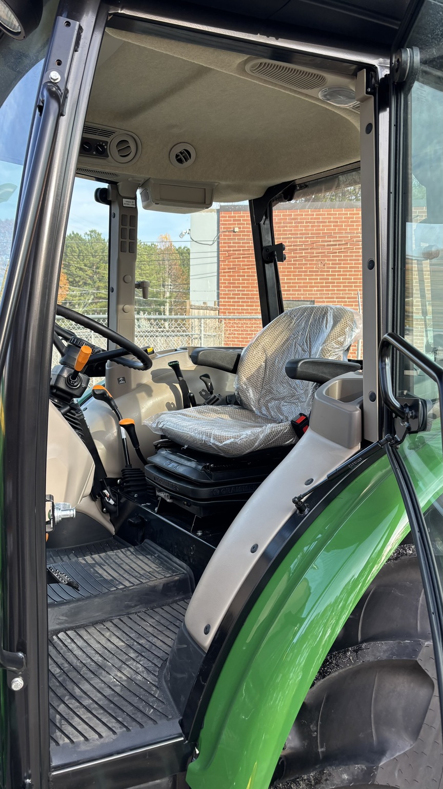 2025 John Deere 5060E Image 14