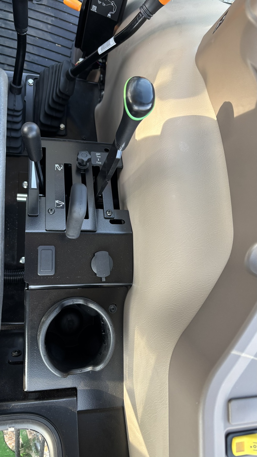 2025 John Deere 5060E Image 17