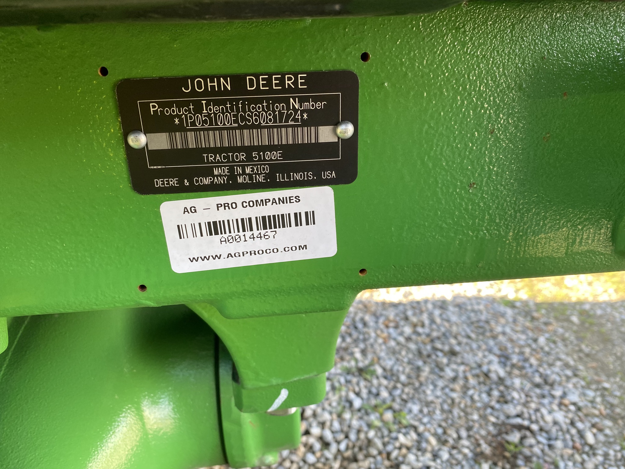 2025 John Deere 5100E Image 9