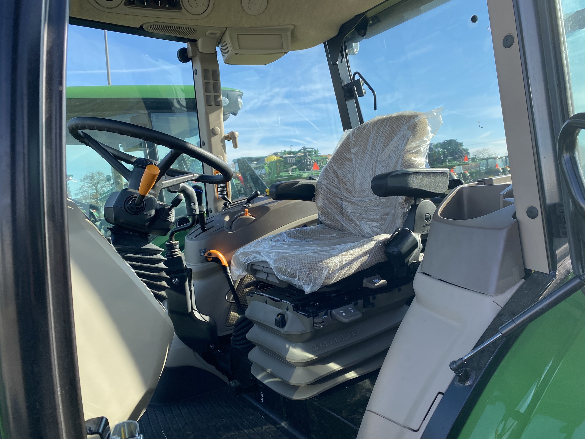 2025 John Deere 5100E Image 8