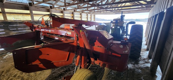 Photo of 2012 New Holland H7460