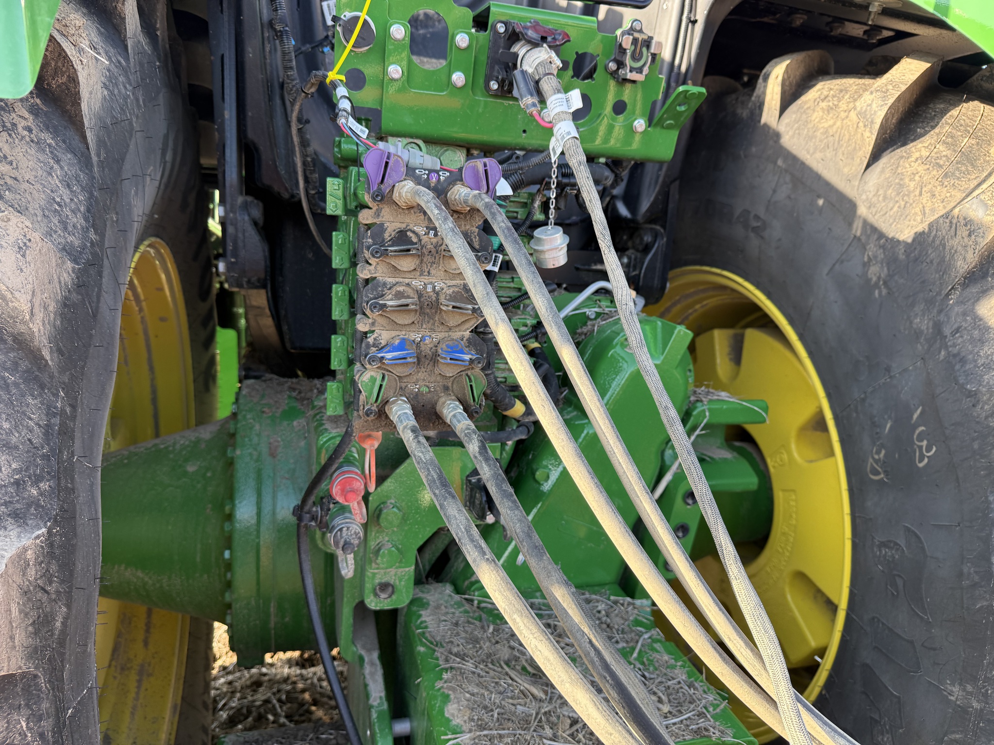  2025 John Deere 9R 540 at Heritage Tractor in Nevada, MO