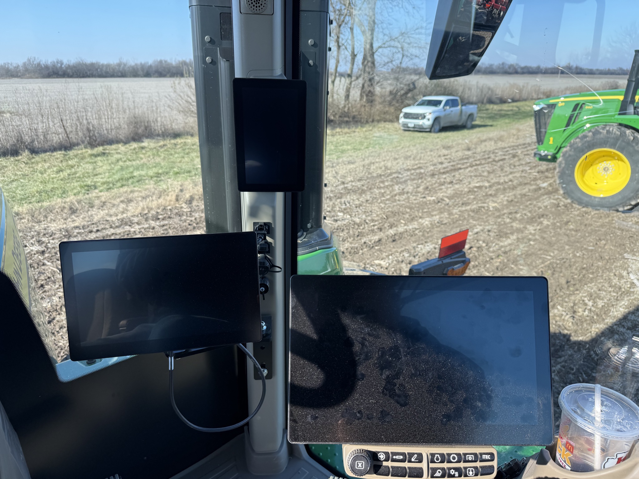  2025 John Deere 9R 540 at Heritage Tractor in Nevada, MO
