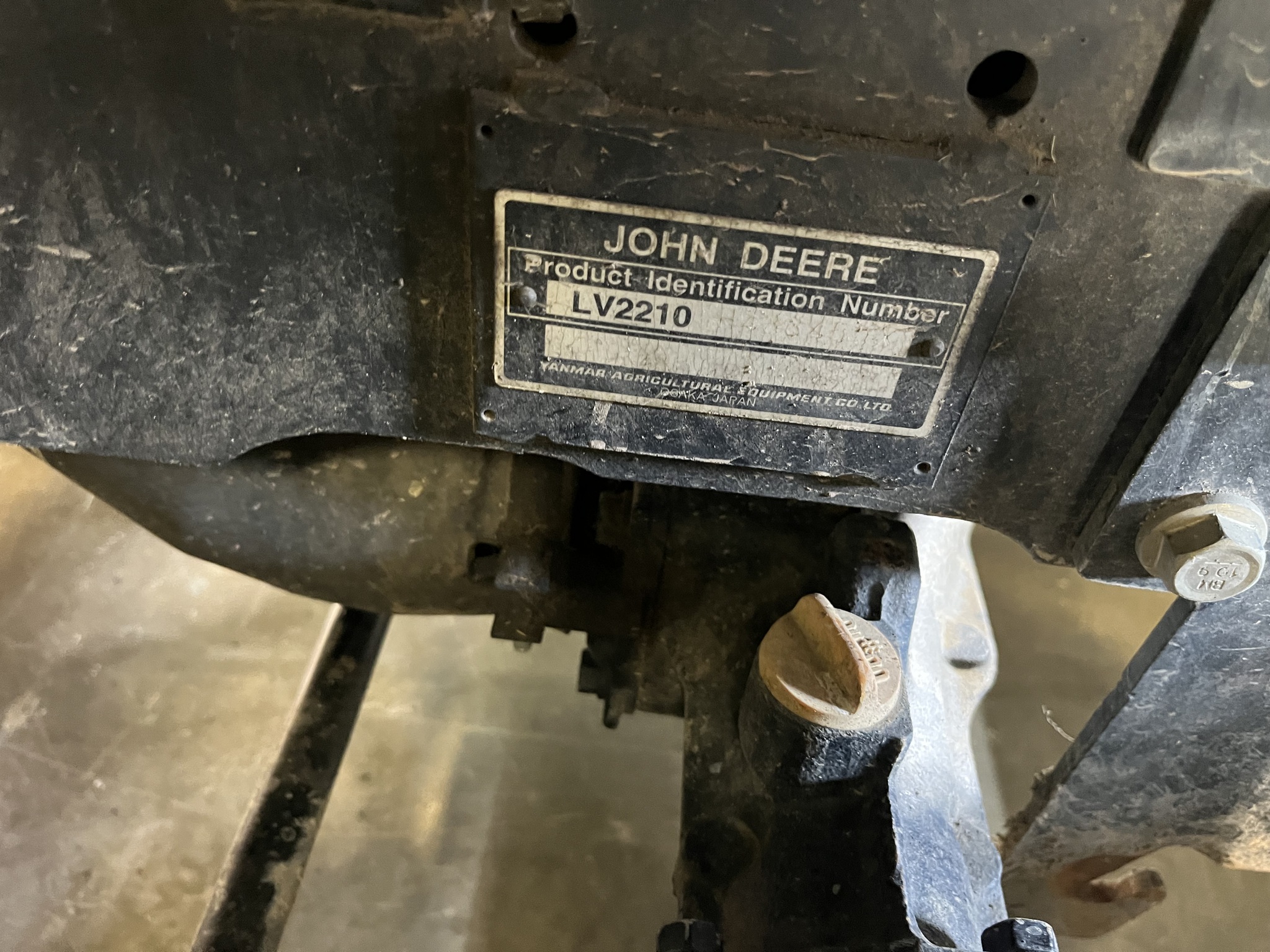 2005 John Deere 2210 Image 4