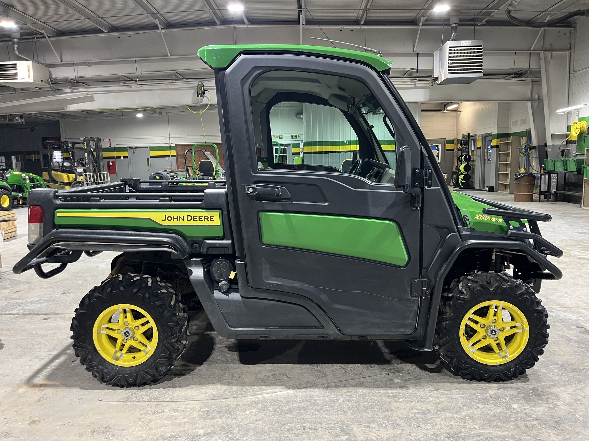  2022 John Deere XUV 835R at Heritage Tractor in Nevada, MO