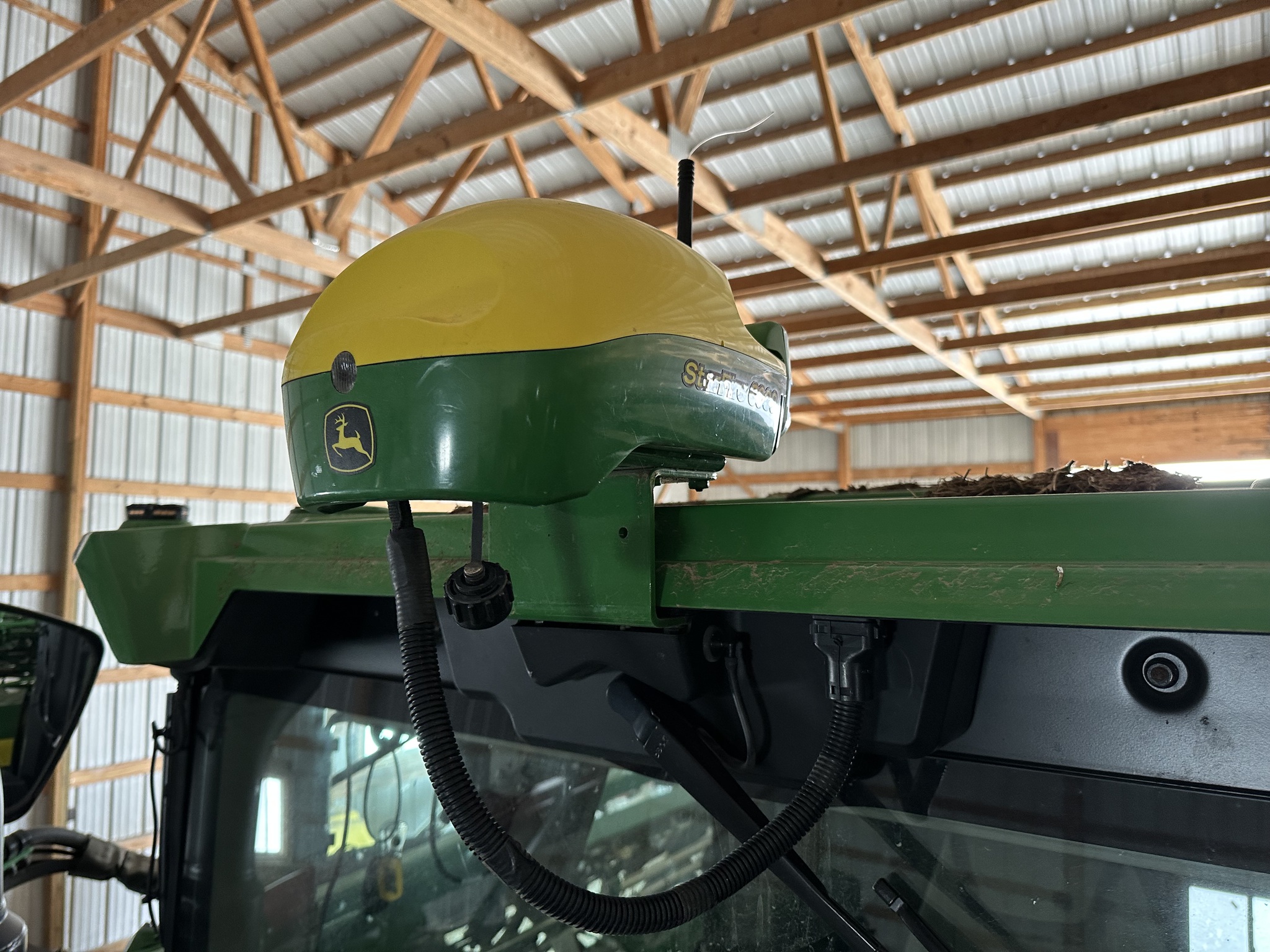  2022 John Deere 410R at Heritage Tractor in Galesburg, IL
