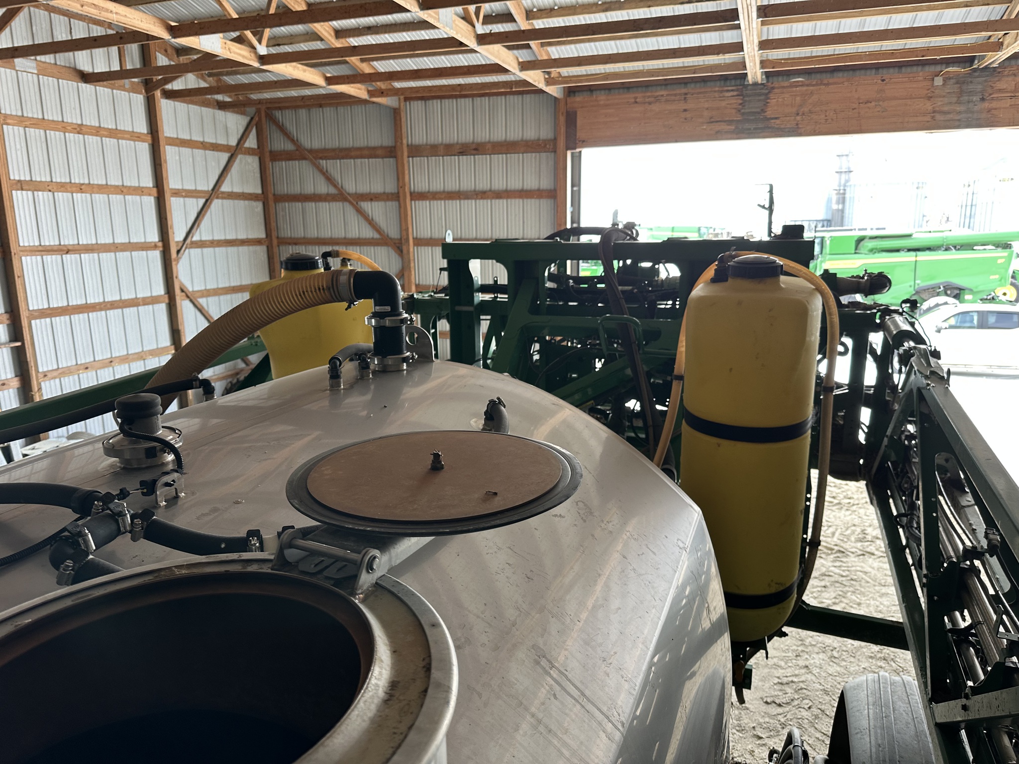  2022 John Deere 410R at Heritage Tractor in Galesburg, IL