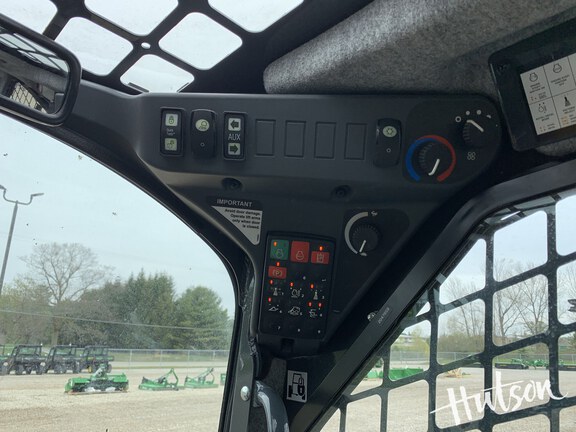 Photo of 2024 John Deere 324G