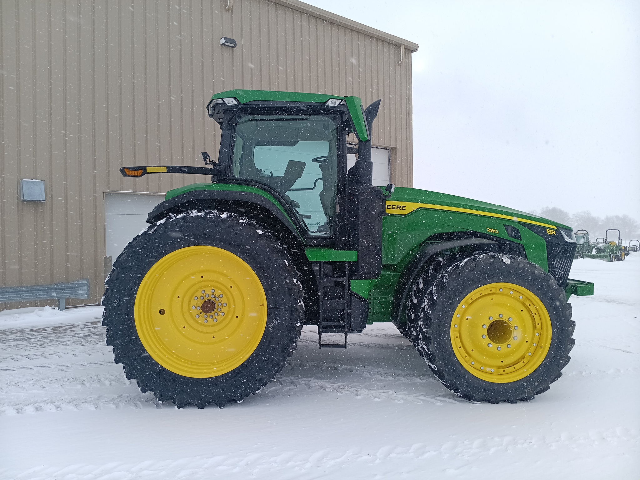 2023 John Deere 8R 280 Image 2