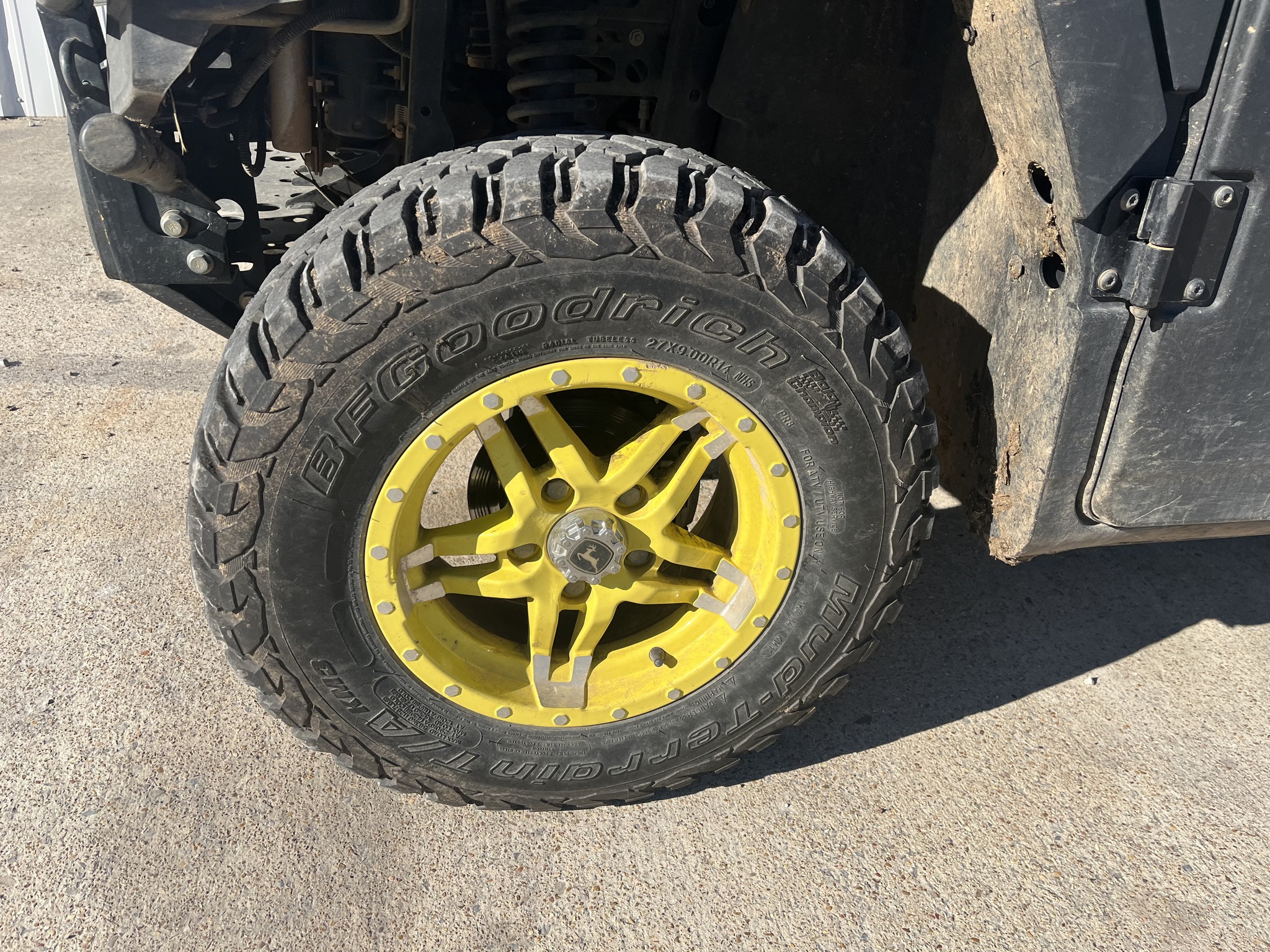  2023 John Deere XUV 835M at Heritage Tractor in West Plains, MO