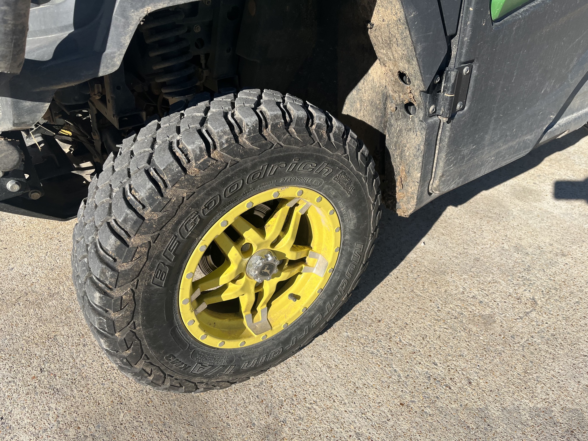  2023 John Deere XUV 835M at Heritage Tractor in West Plains, MO