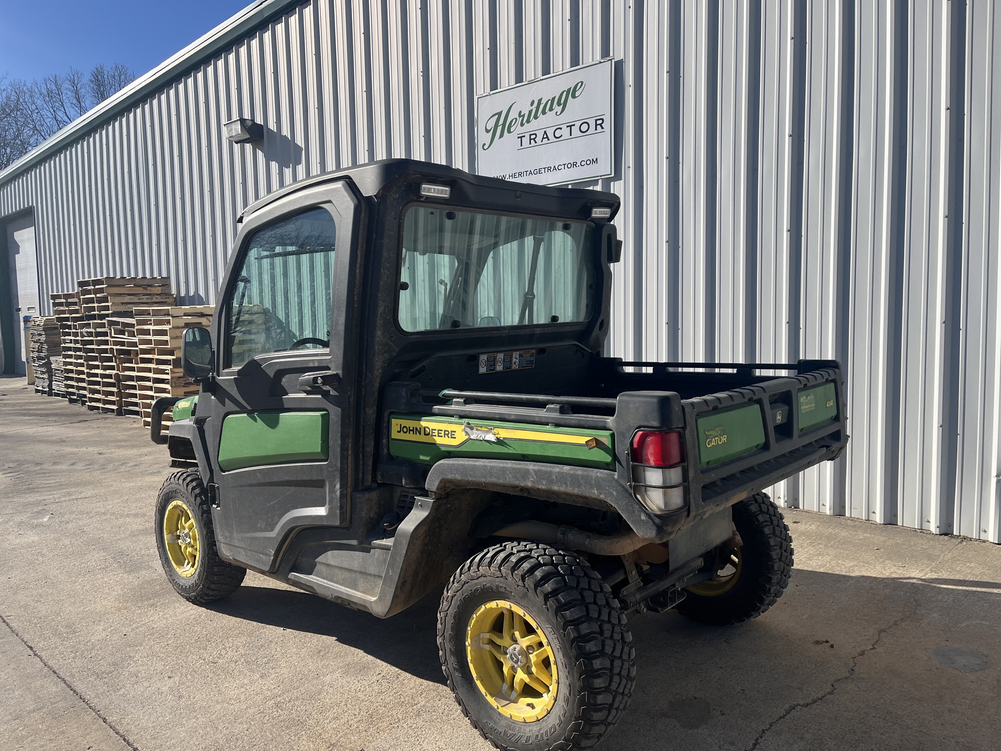  2023 John Deere XUV 835M at Heritage Tractor in West Plains, MO