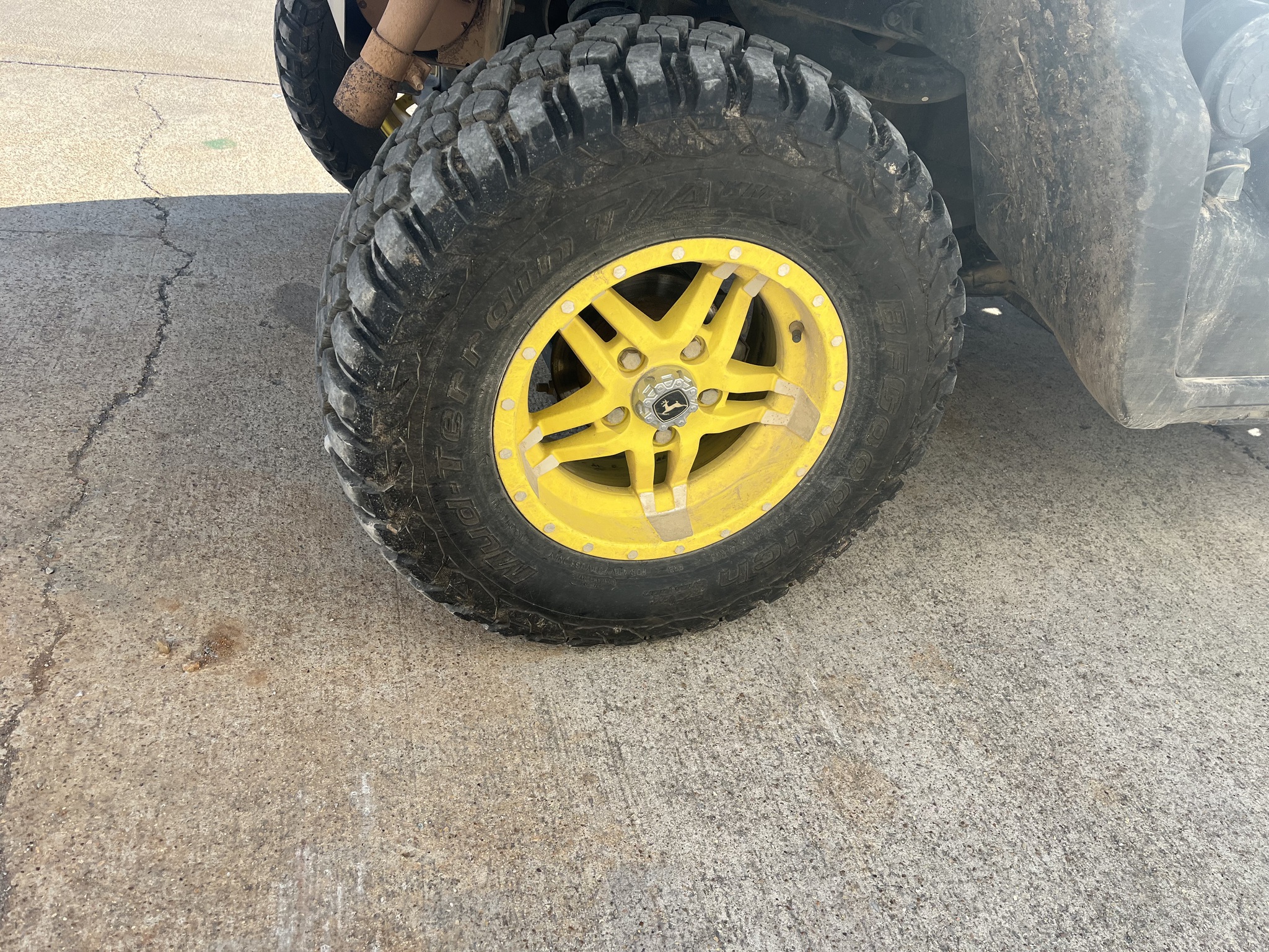  2023 John Deere XUV 835M at Heritage Tractor in West Plains, MO