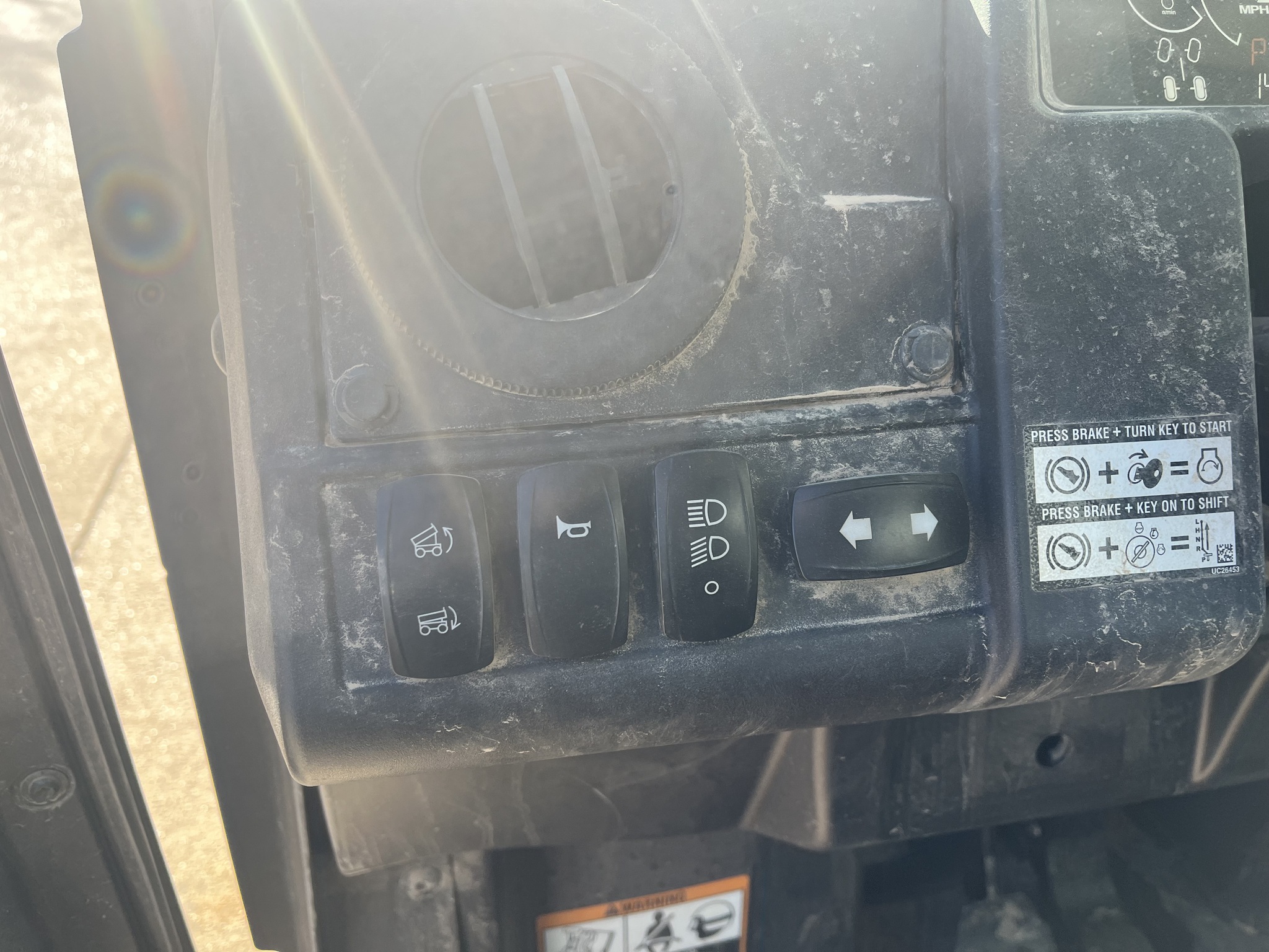  2023 John Deere XUV 835M at Heritage Tractor in West Plains, MO