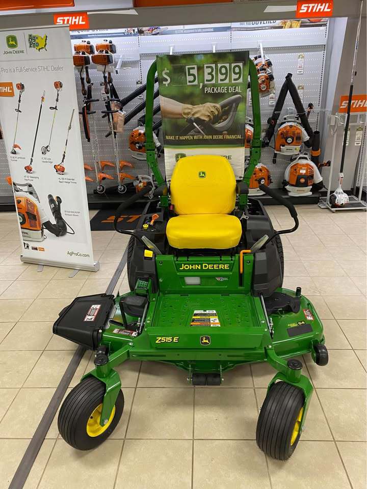 2025 John Deere Z515E Image 2