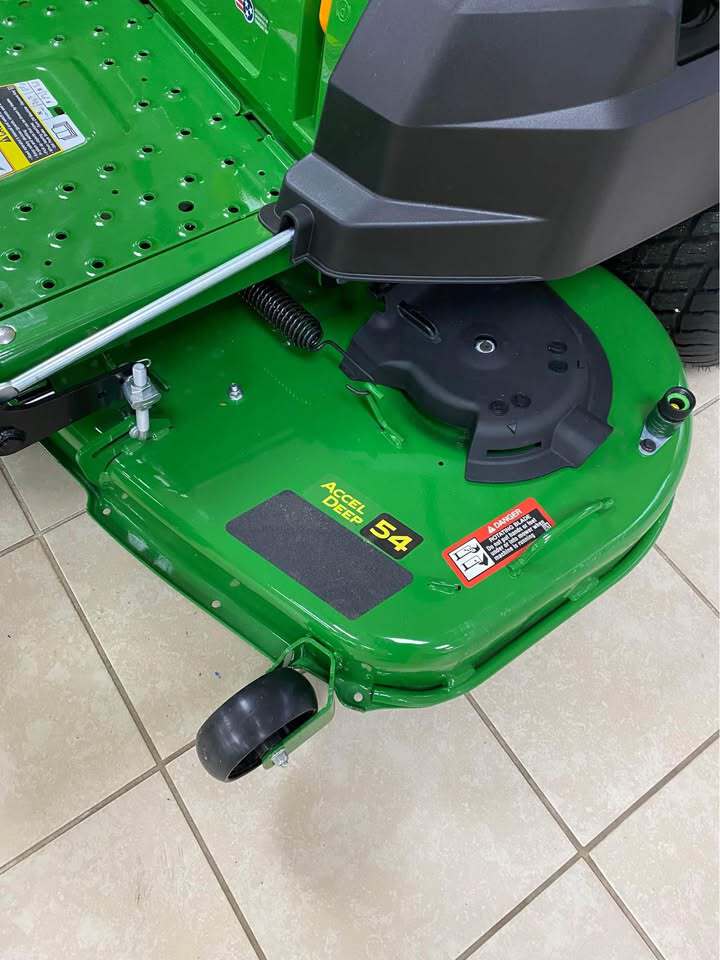 2025 John Deere Z515E Image 5