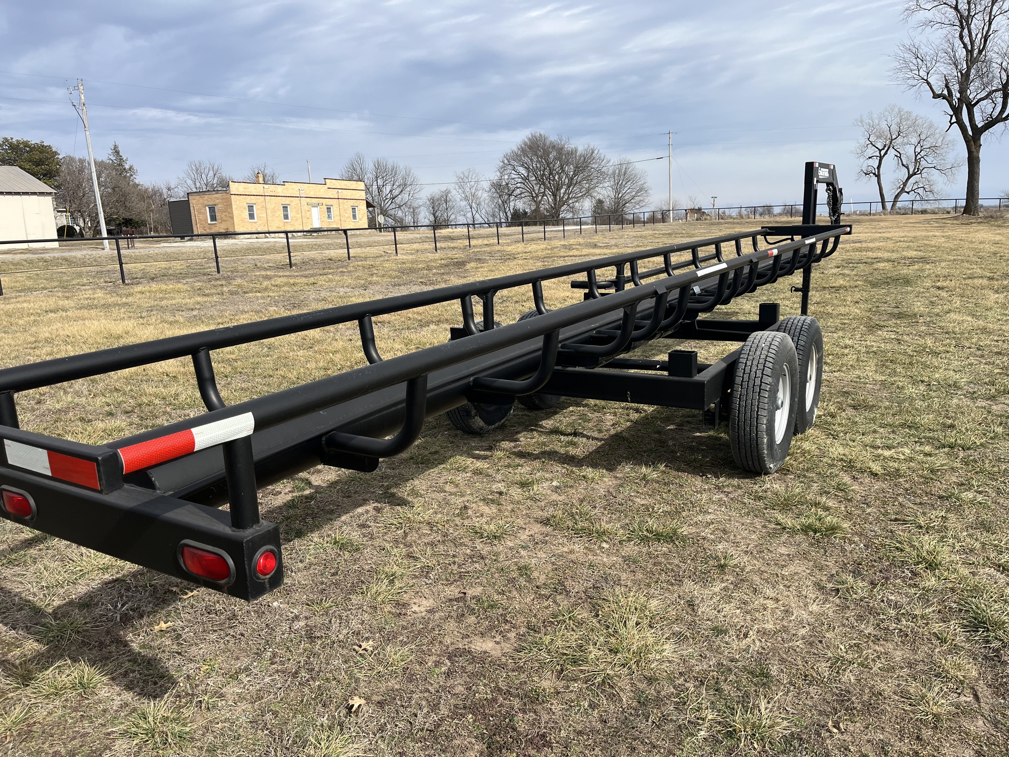  2022 E-Z Trail G32 EZ HAUL HAY HANDLER 32' at Heritage Tractor in Lockwood, MO