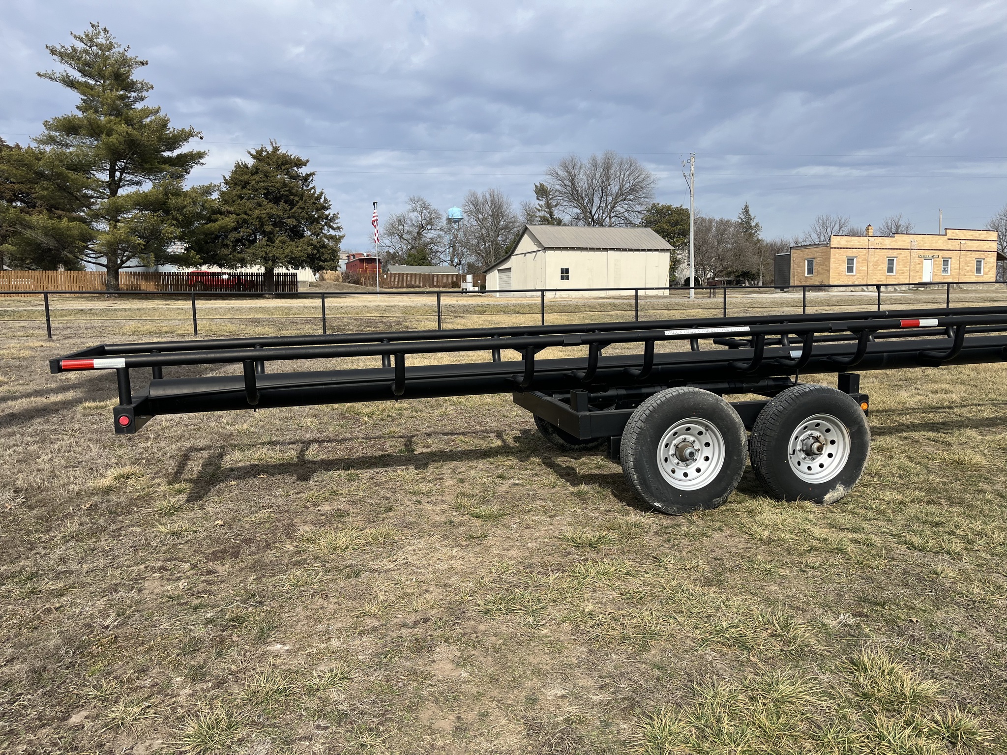  2022 E-Z Trail G32 EZ HAUL HAY HANDLER 32' at Heritage Tractor in Lockwood, MO