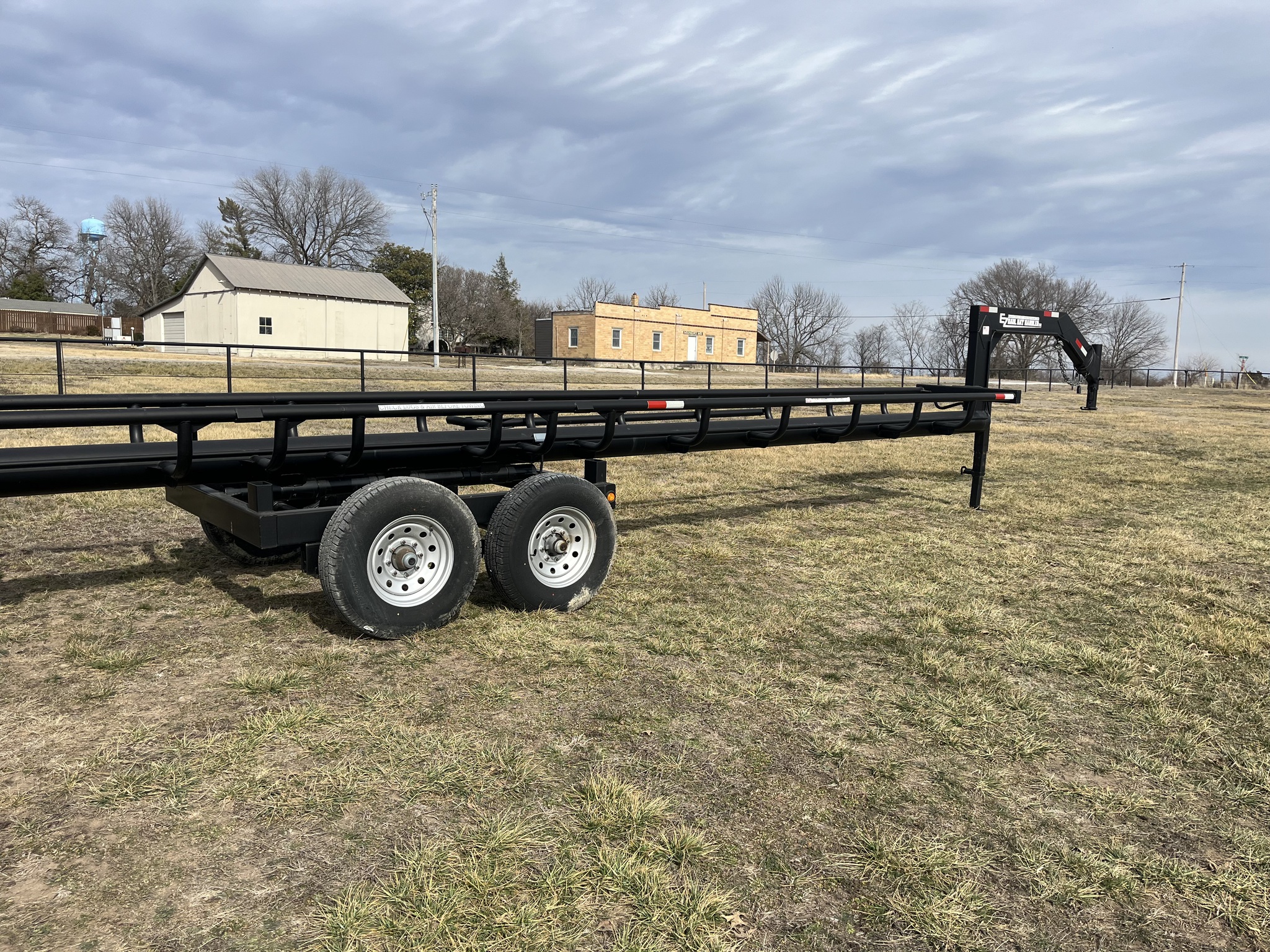  2022 E-Z Trail G32 EZ HAUL HAY HANDLER 32' at Heritage Tractor in Lockwood, MO