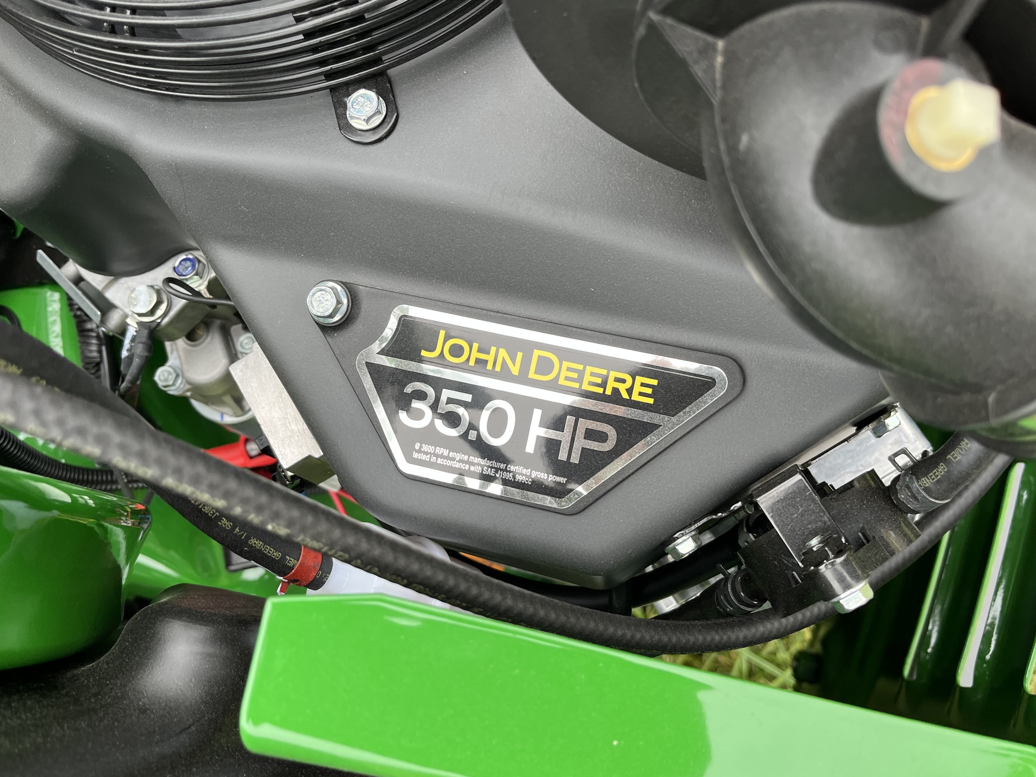 2025 John Deere Z970R Image 4
