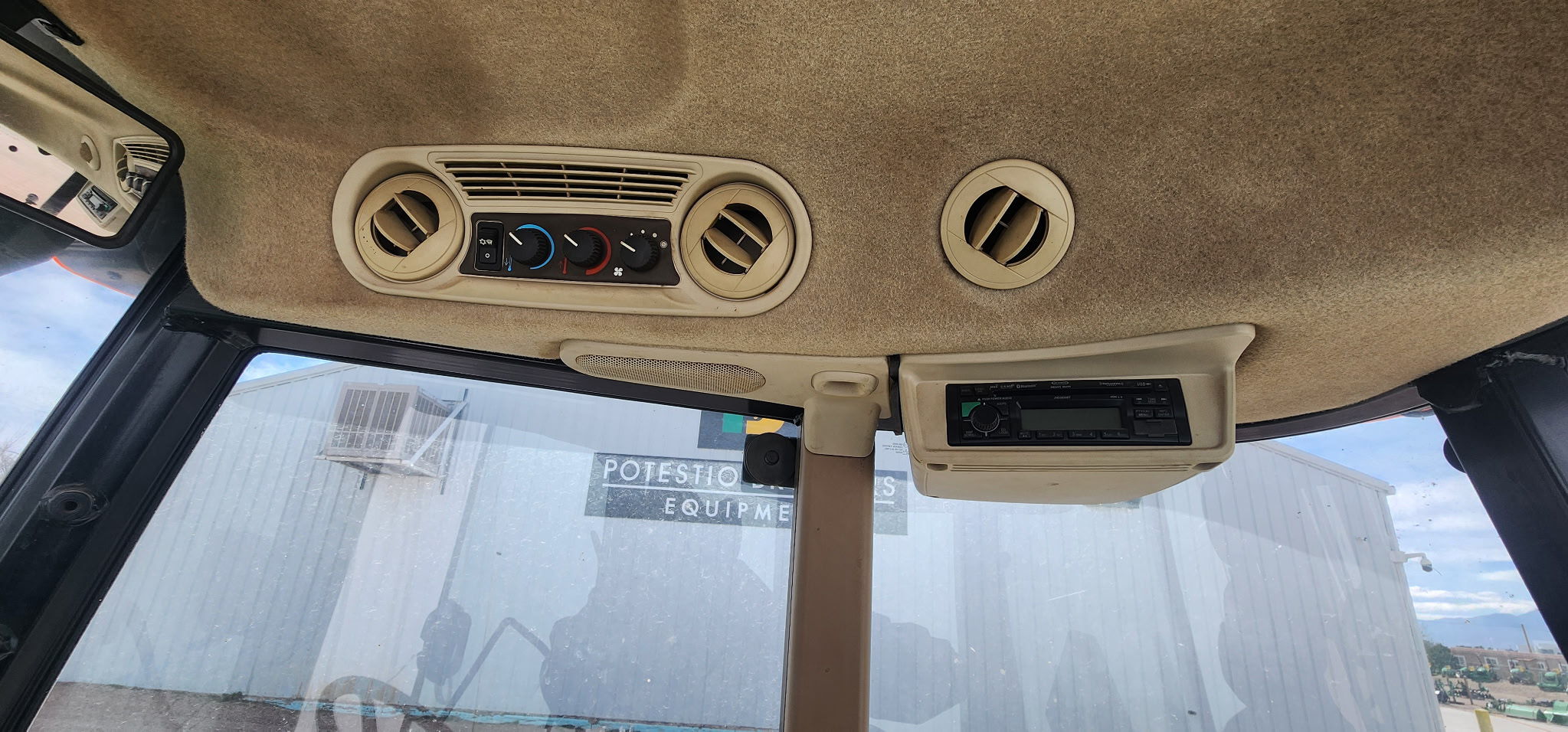 2003 John Deere 5420 Image 5