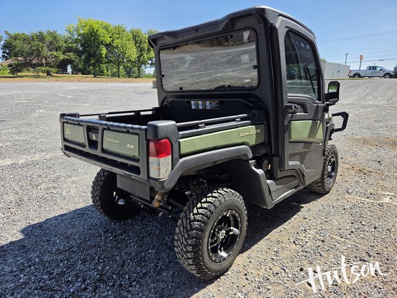 Photo of 2021 John Deere XUV 835M