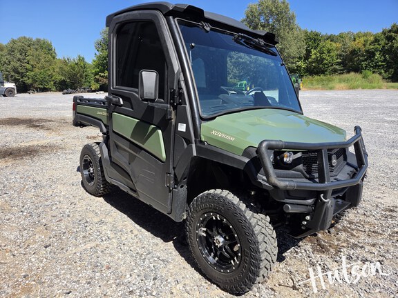 Photo of 2021 John Deere XUV 835M