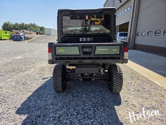 Photo of 2021 John Deere XUV 835M