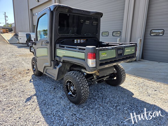 Photo of 2021 John Deere XUV 835M