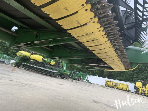 Photo of 2019 John Deere 745FD