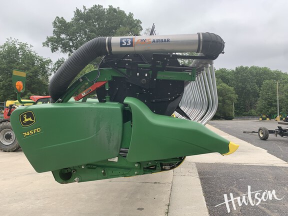 Photo of 2019 John Deere 745FD